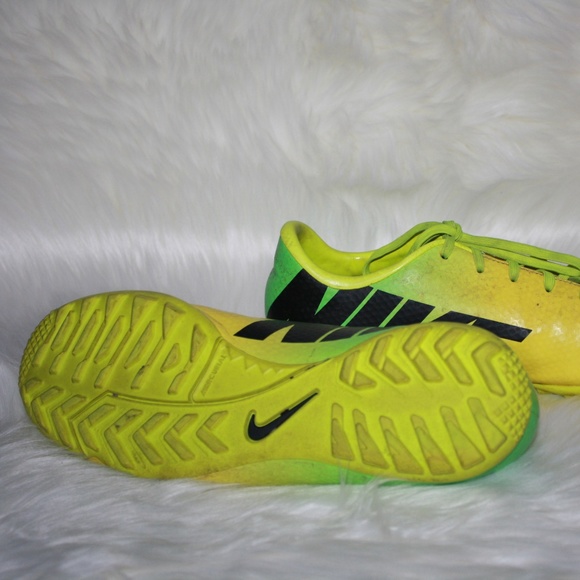 Nike Murcurial Victory Turf Cleats - Picture 4 of 5